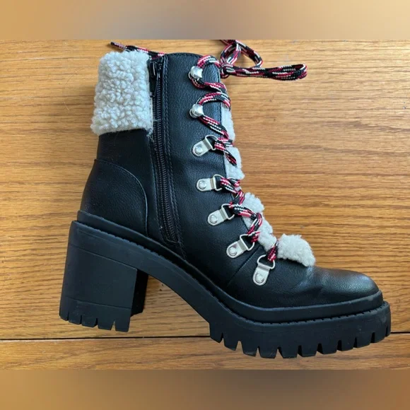 Universal Thread Black and Cream Women's Lace-Up Combat Boots, size 8.5 - Picture 9 of 9